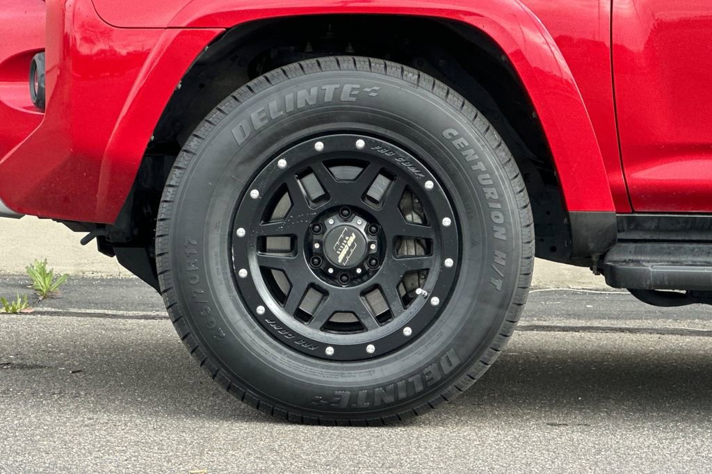 Used 2021 Toyota 4Runner TRD Off-Road Premium w/ Moonroof Package AWD/4WD image 28