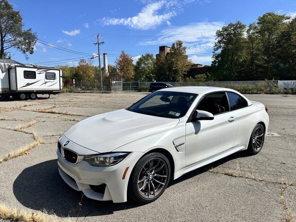 Used 2020 BMW M4 Convertible image 1
