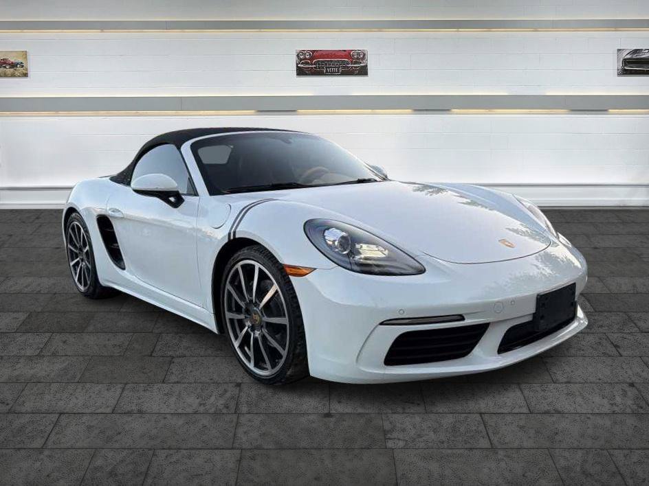 Used 2017 Porsche 718 Boxster RWD image 1