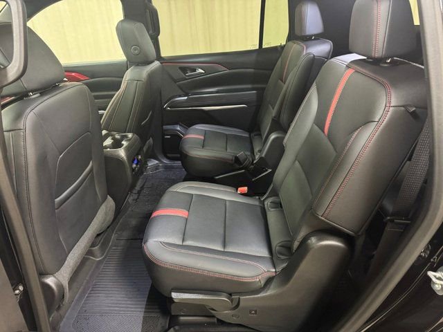 Used 2024 Chevrolet Traverse RS w/ LPO, Floor Liner Package image 32