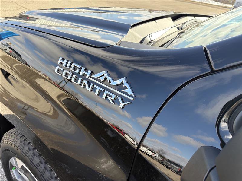 Used 2023 Chevrolet Silverado 1500 High Country w/ Technology Package image 7