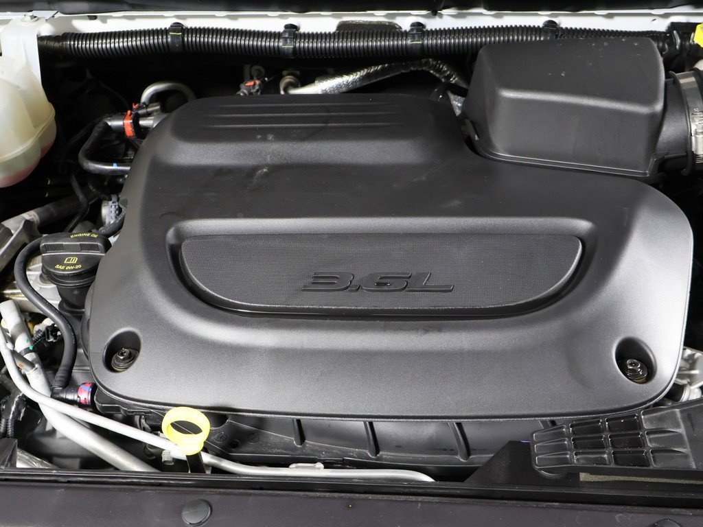 Used 2024 Chrysler Pacifica Touring-L image 17