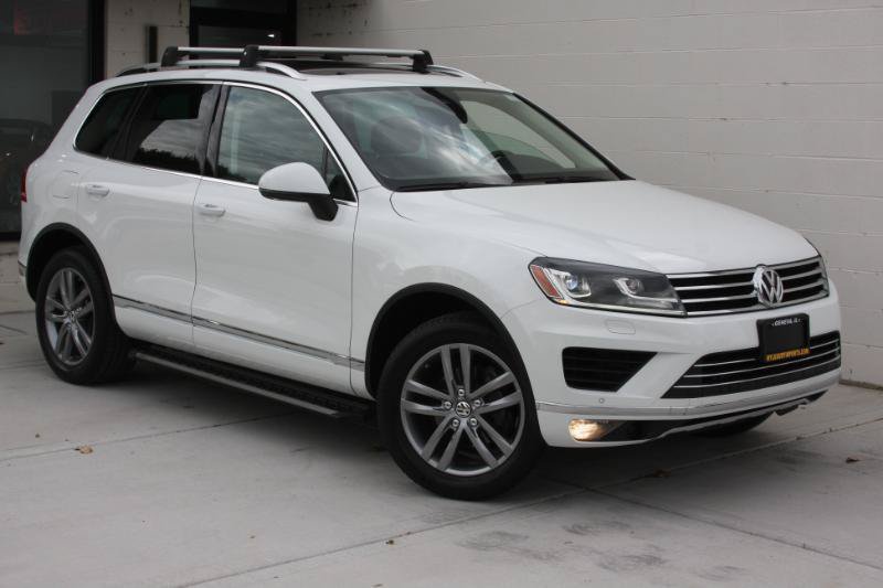 Used 2016 Volkswagen Touareg VR6 AWD/4WD image 4