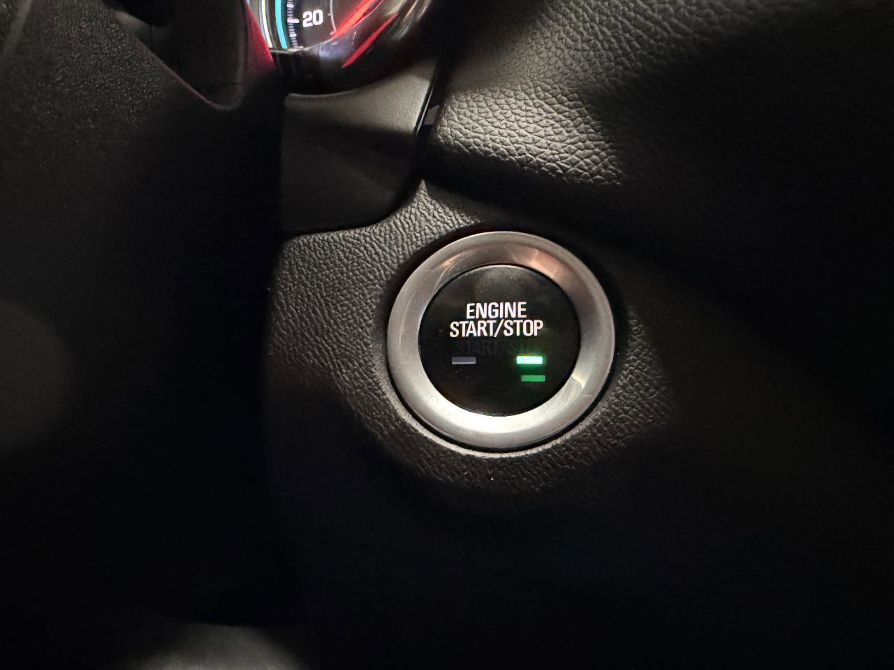 Used 2020 Chevrolet Equinox LT FWD image 38
