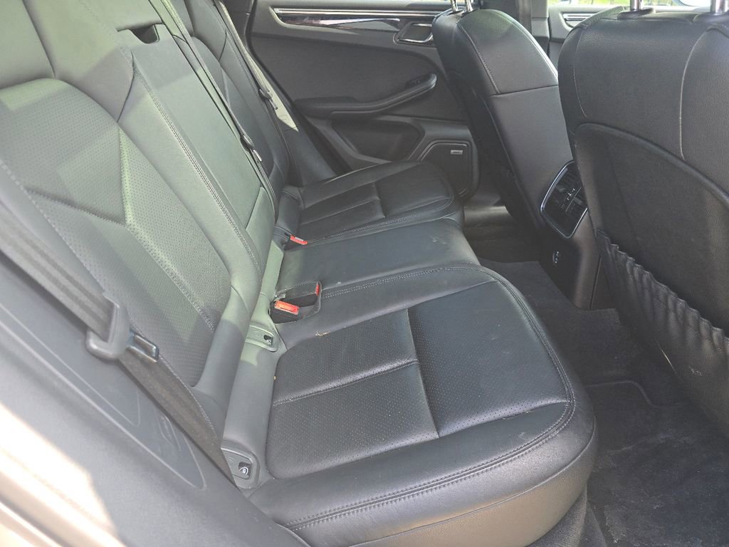 Used 2021 Porsche Macan AWD/4WD image 18