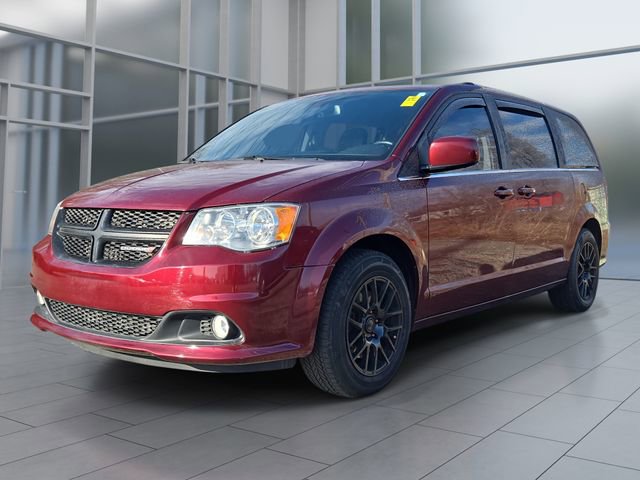 Used 2019 Dodge Grand Caravan SXT w/ Rear Park Assist Package image 1