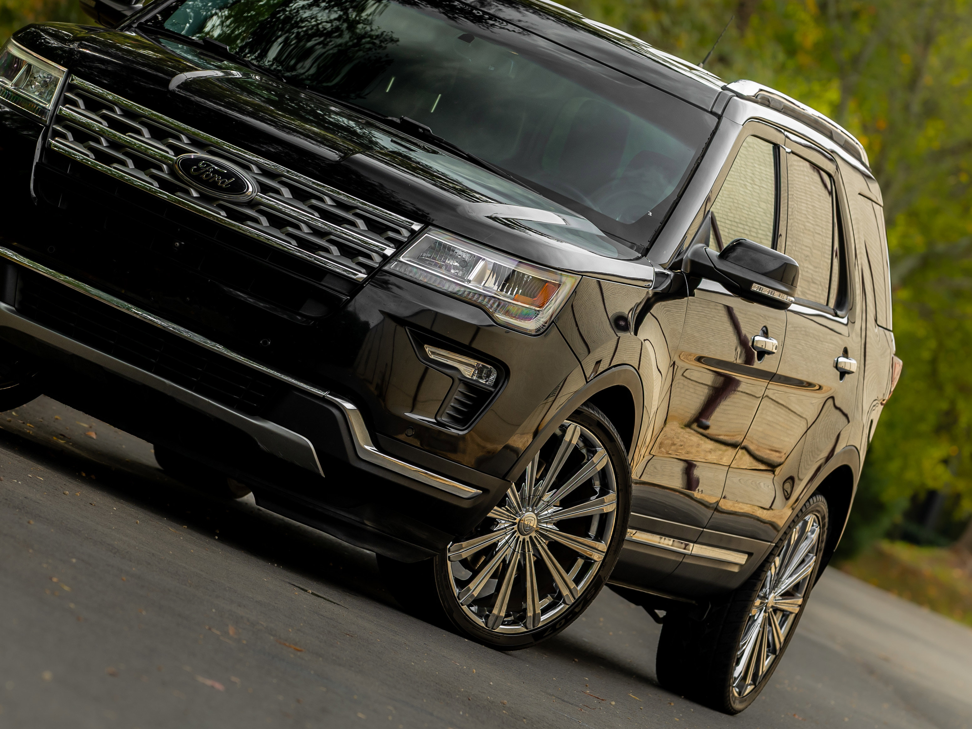 Used 2019 Ford Explorer Limited w/ Class III Trailer Tow Package image 24