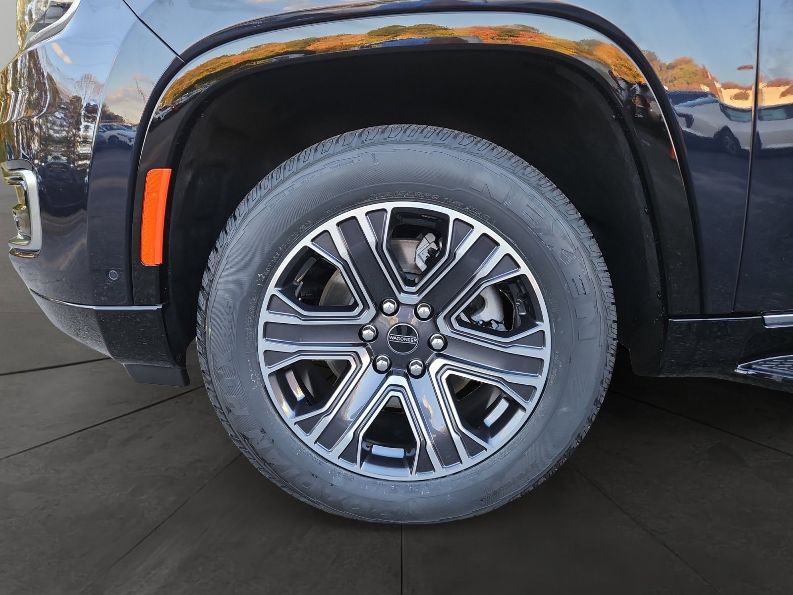 New 2025 Jeep Wagoneer 4WD image 14