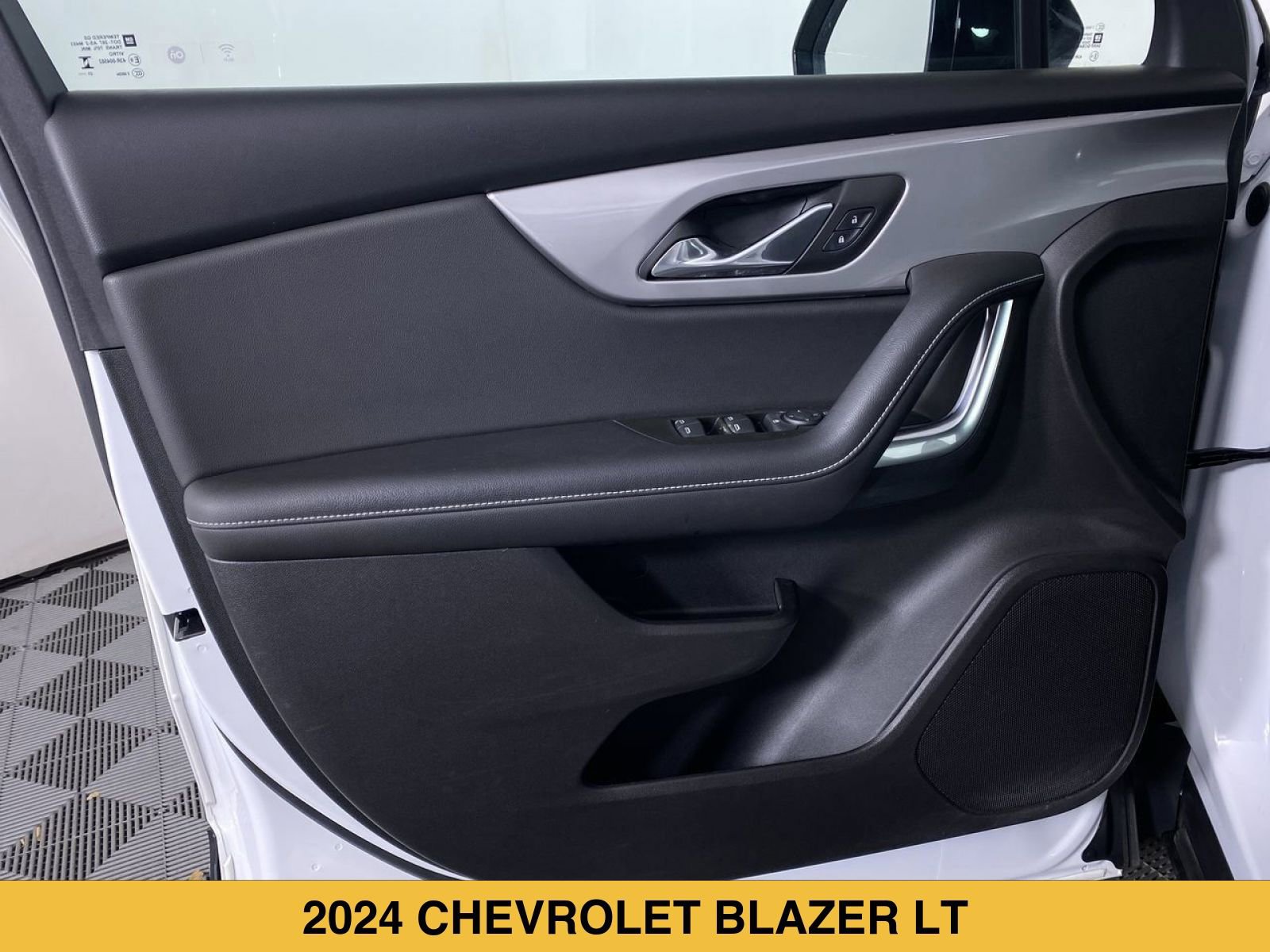 Certified 2024 Chevrolet Blazer LT w/ Midnight/Sport Edition image 11
