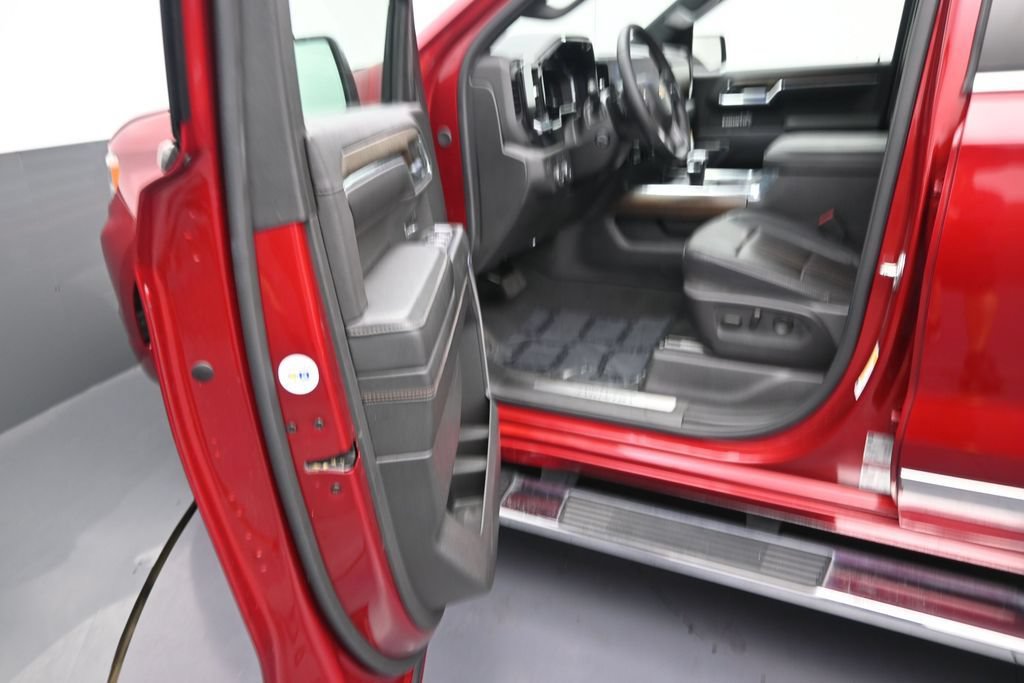 Used 2024 Chevrolet Silverado 1500 High Country RWD image 11