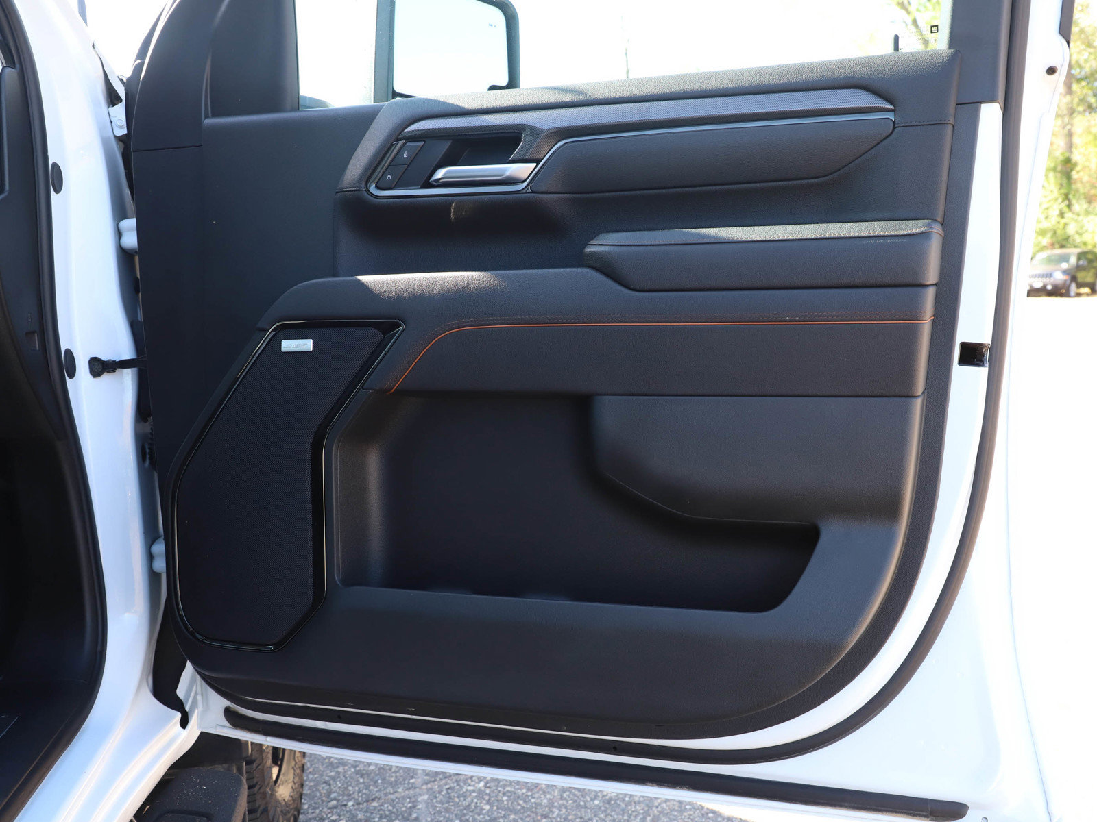 Used 2025 GMC Sierra 2500 AT4 w/ AT4 Premium Plus Package AWD/4WD image 9