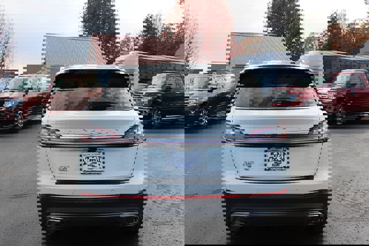 Used 2022 Lincoln Nautilus Reserve w/ Luxury Package image 5