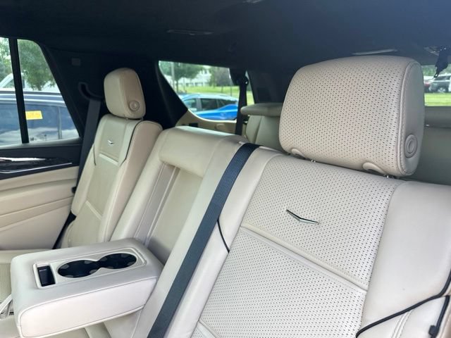 Used 2024 Cadillac Escalade Premium Luxury w/ Performance Package AWD/4WD image 13