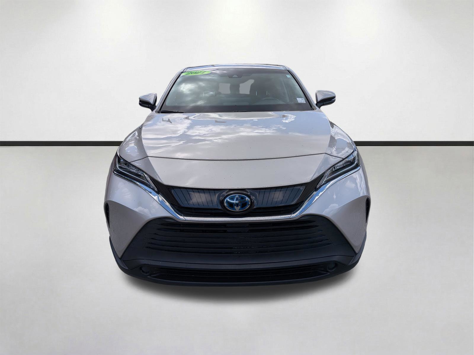 Used 2021 Toyota Venza LE image 9