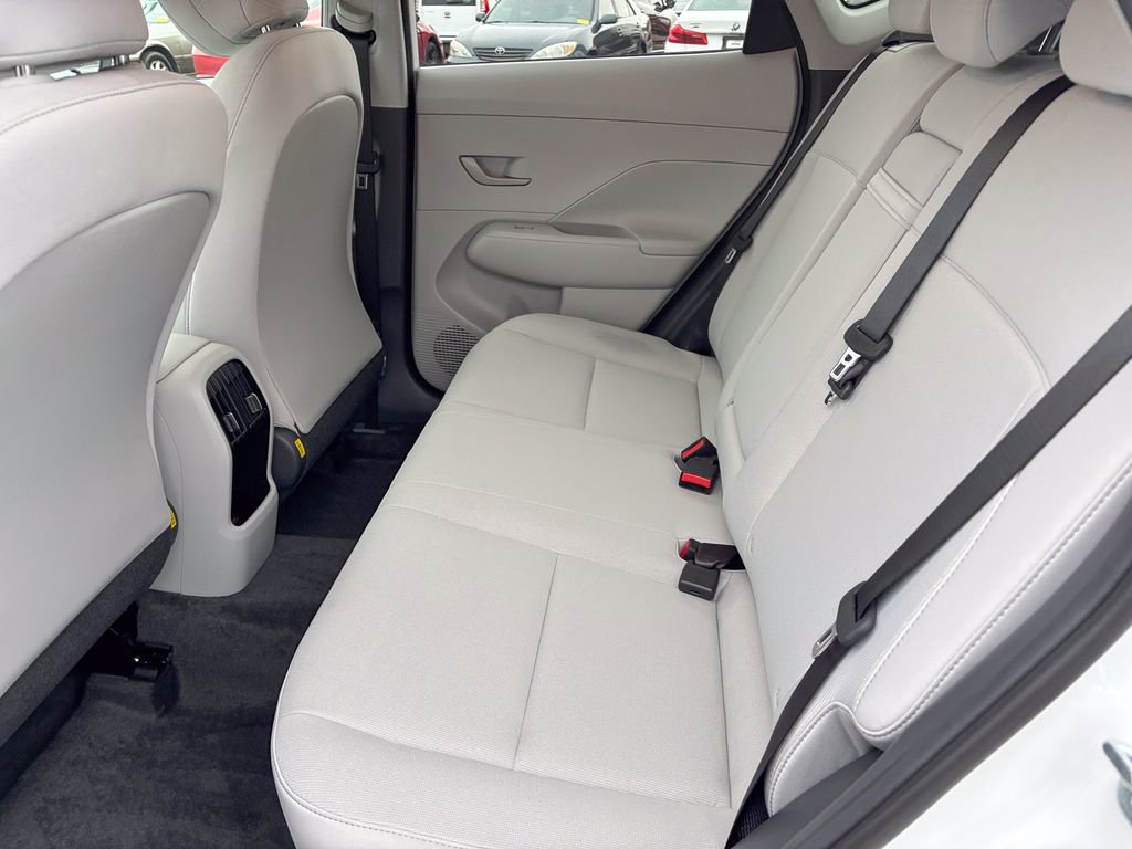 Used 2025 Hyundai Kona SEL image 43