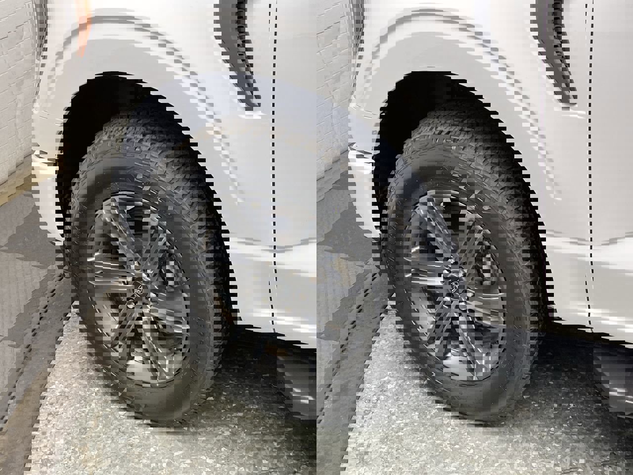 Used 2023 Ford F150 Lariat w/ Equipment Group 502A High image 38