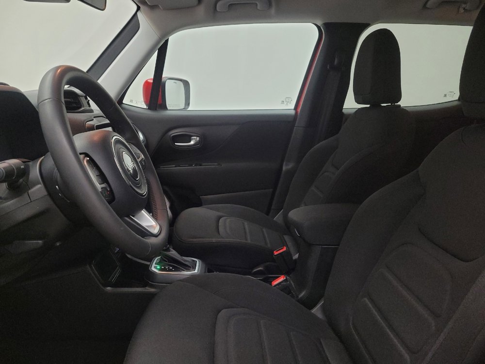 Used 2021 Jeep Renegade Latitude w/ Luxury Group I image 17