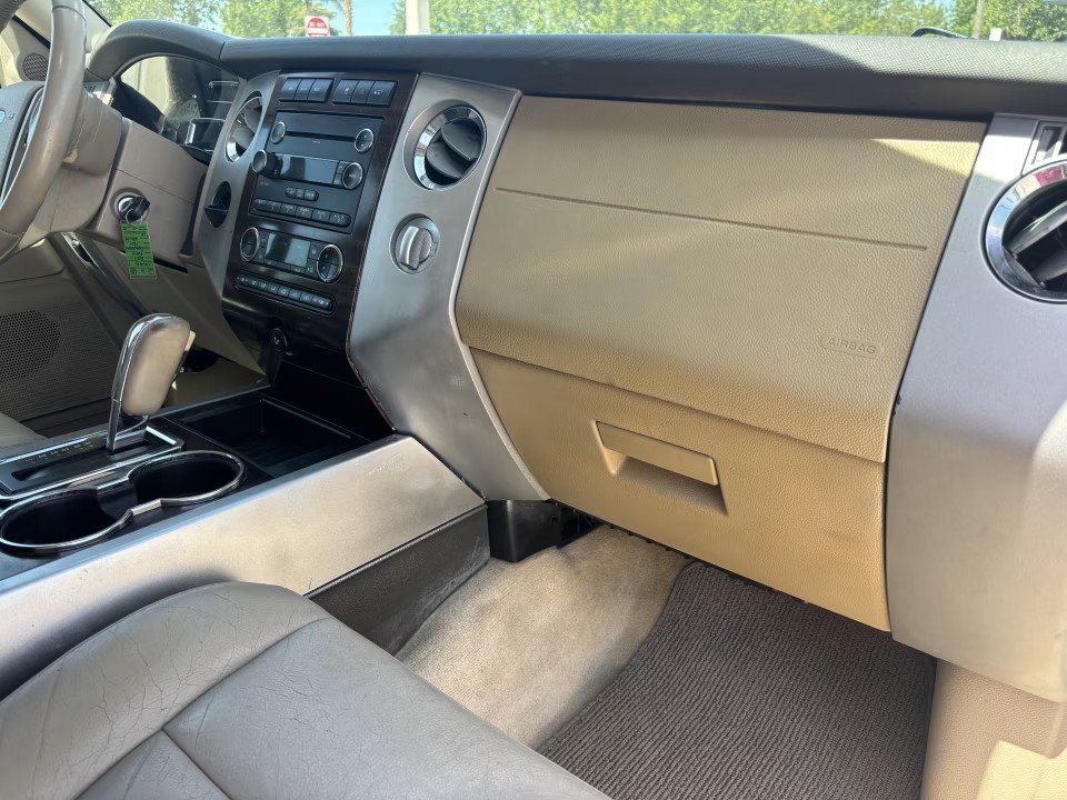 Used 2011 Ford Expedition EL XLT w/ 201A Rapid Spec Order Code RWD image 12