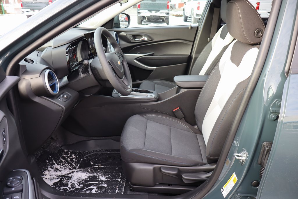 New 2026 Chevrolet Trax LS w/ LS Convenience Package image 4