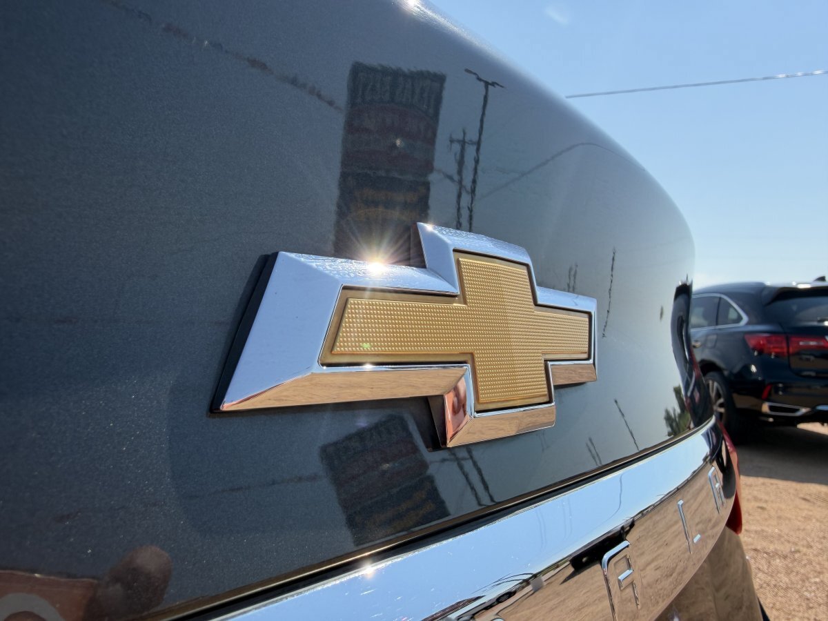 Used 2015 Chevrolet Impala LTZ FWD image 8