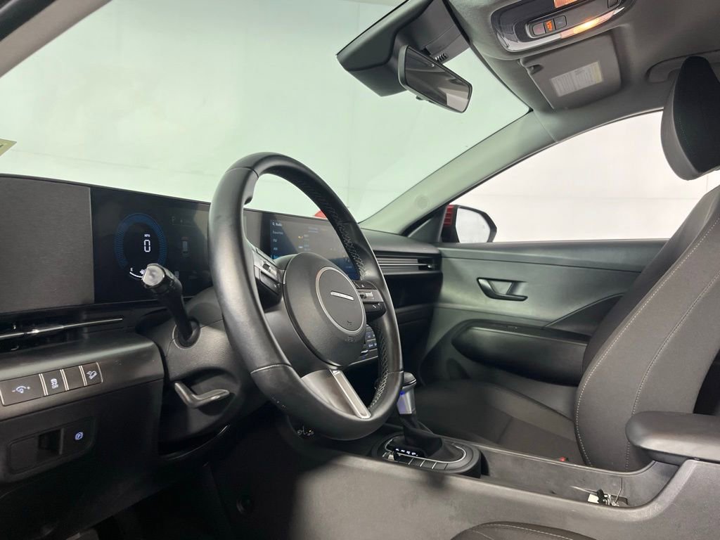 Used 2025 Hyundai Kona SEL image 29