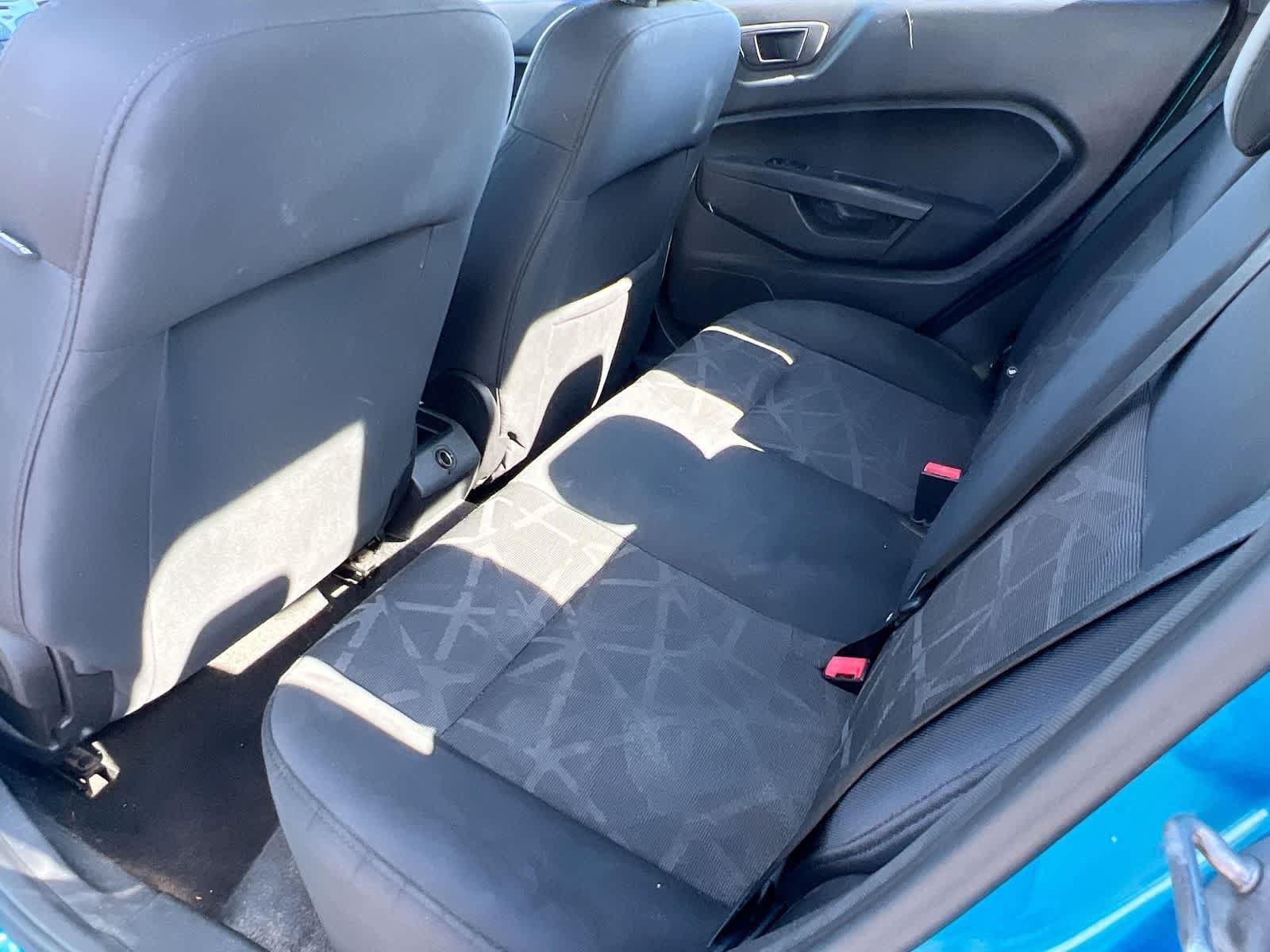 Used 2013 Ford Fiesta SE FWD image 18