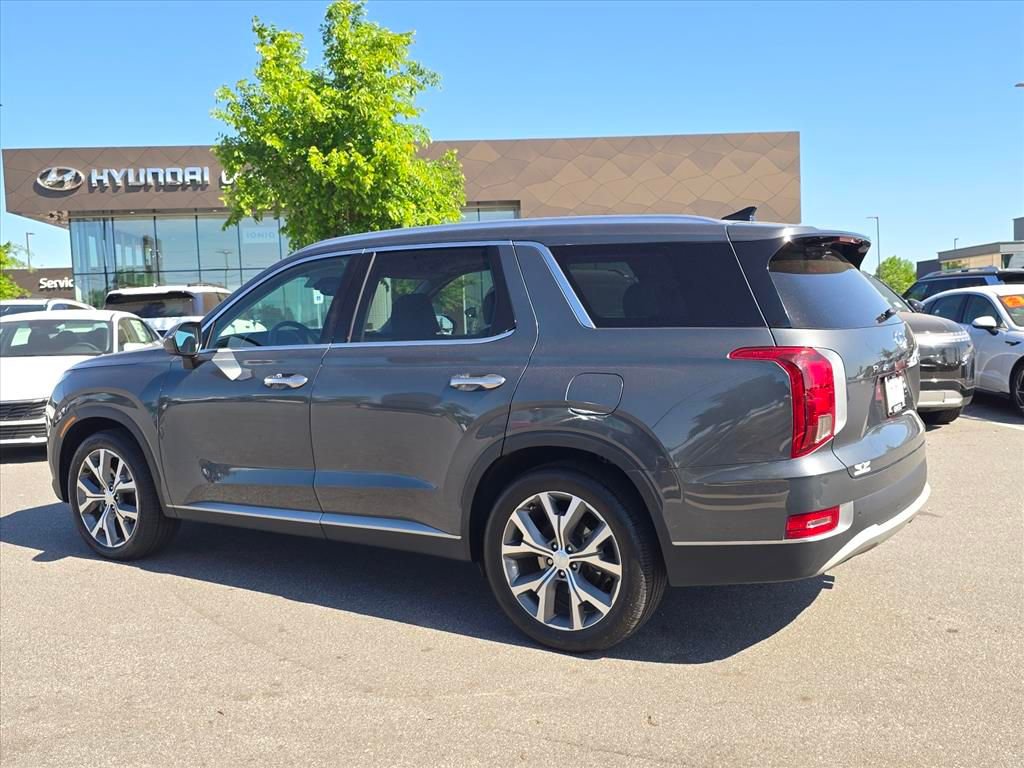 Used 2022 Hyundai Palisade SEL w/ Premium Package FWD image 5