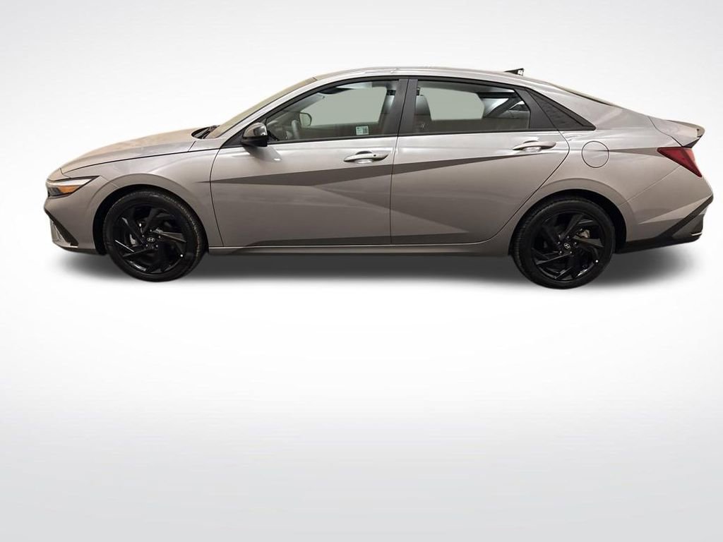 Certified 2026 Hyundai Elantra Sport FWD image 9