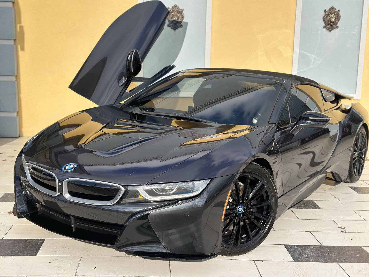 Used 2019 BMW i8 Roadster AWD/4WD image 9