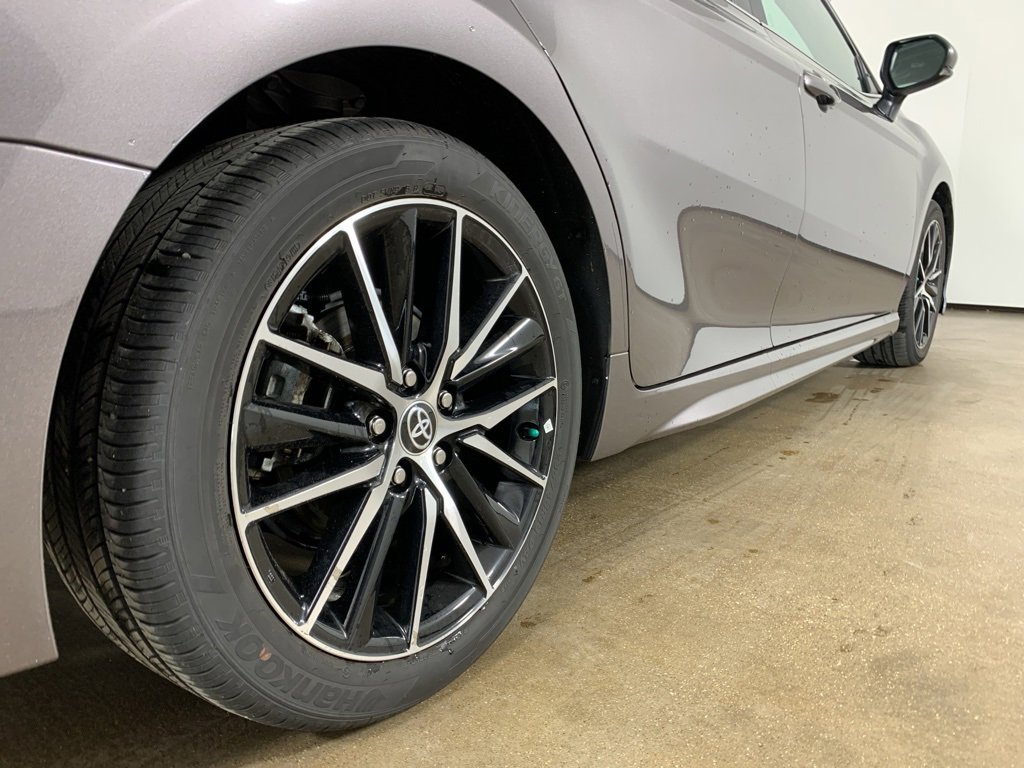 Used 2024 Toyota Camry SE w/ Convenience Package image 9