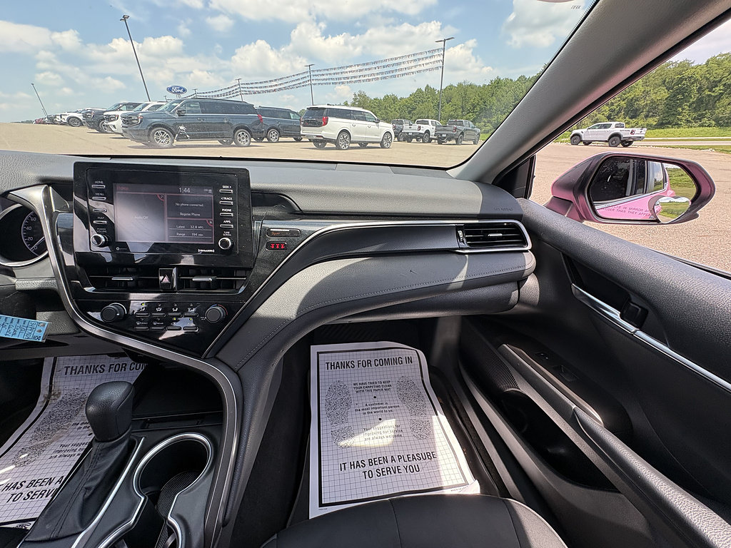 Used 2021 Toyota Camry LE FWD image 23