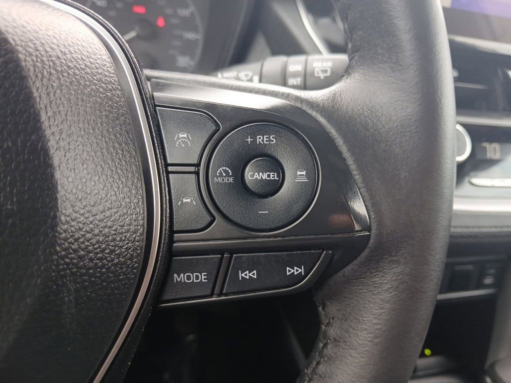 Used 2024 Toyota Corolla Cross AWD Hybrid image 17