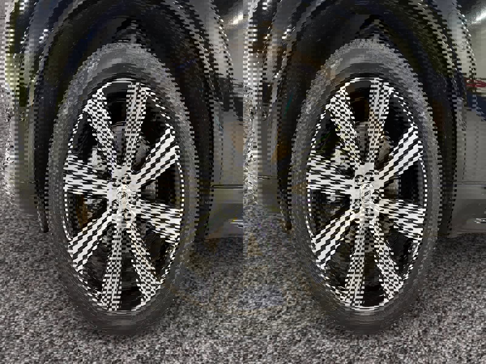 Used 2024 Volvo XC90 B6 Plus w/ Protection Package Premier image 18