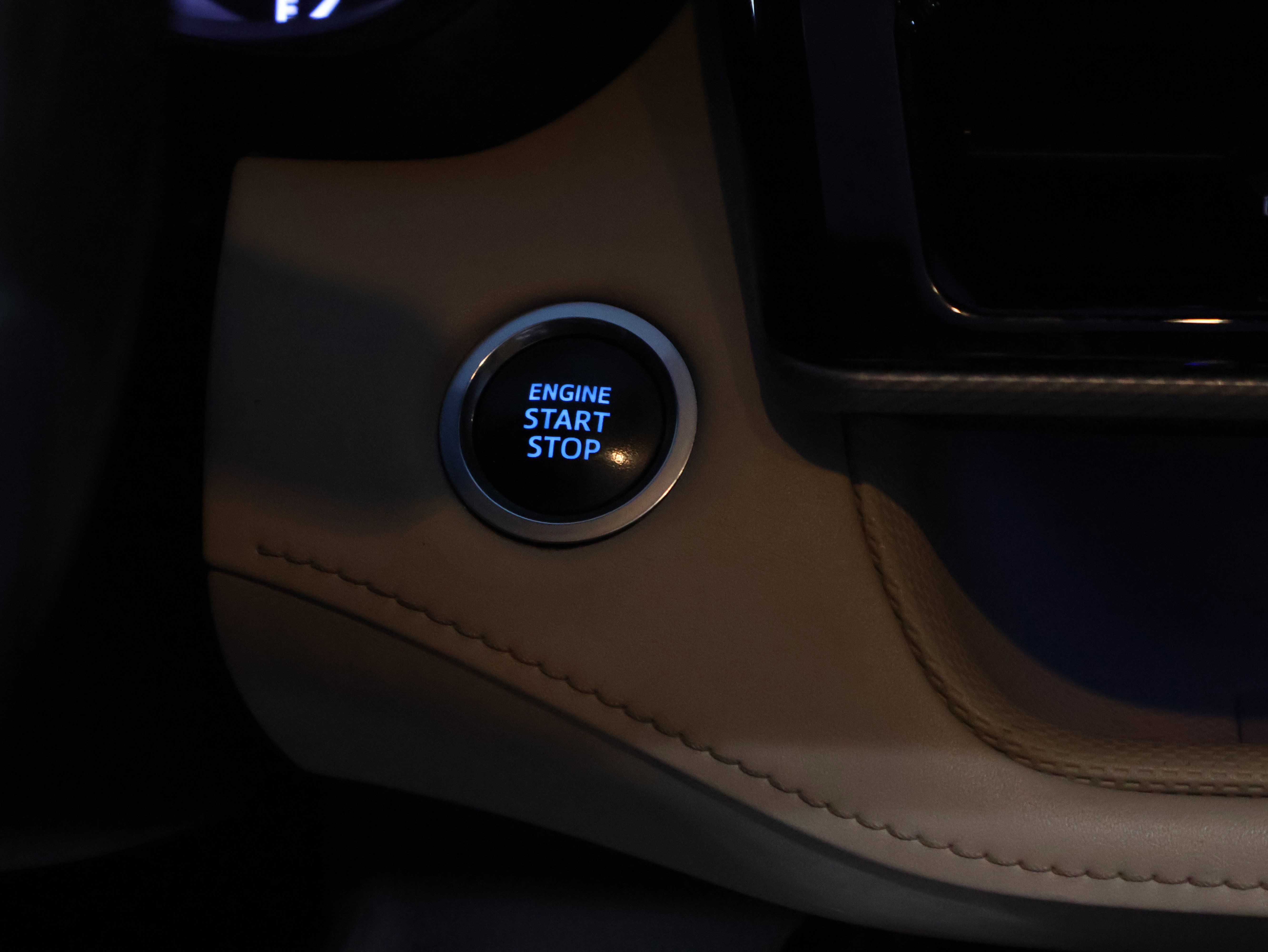 Used 2020 Toyota Highlander Platinum image 26