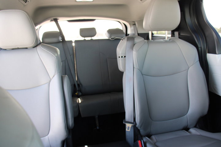 Certified 2025 Toyota Sienna XLE image 23