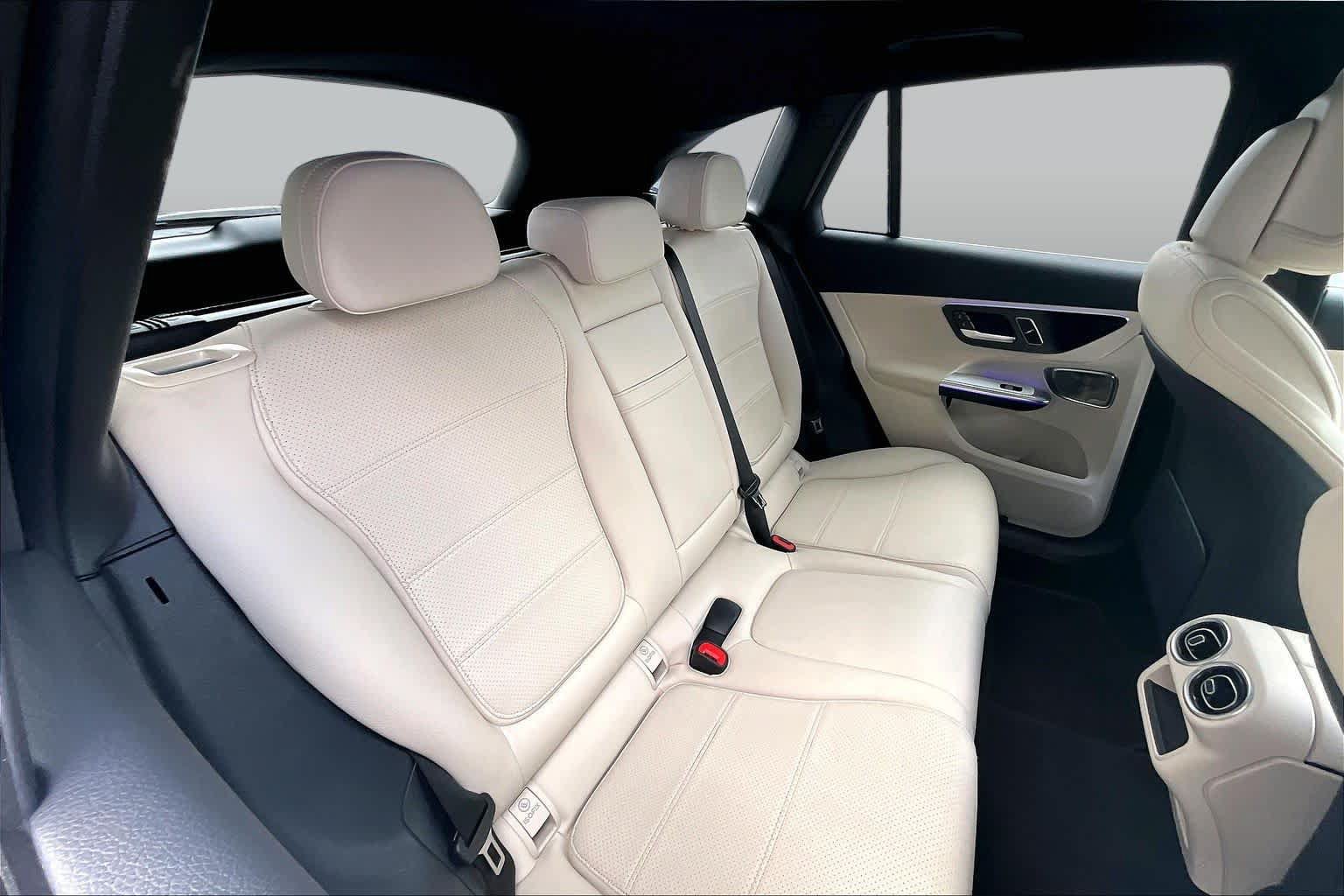 Used 2025 Mercedes-Benz GLC 300 image 22