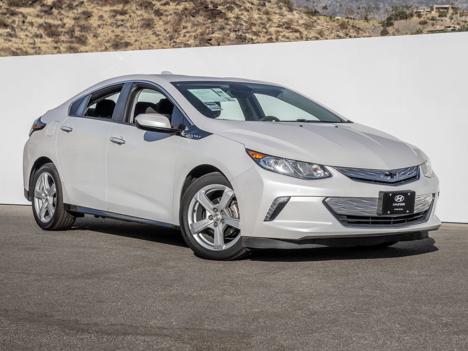 Used 2018 Chevrolet Volt LT FWD image 5