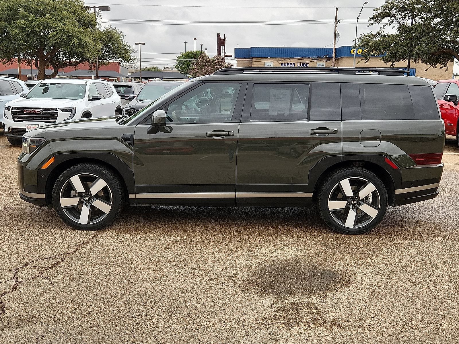 Used 2024 Hyundai Santa Fe Limited FWD image 2