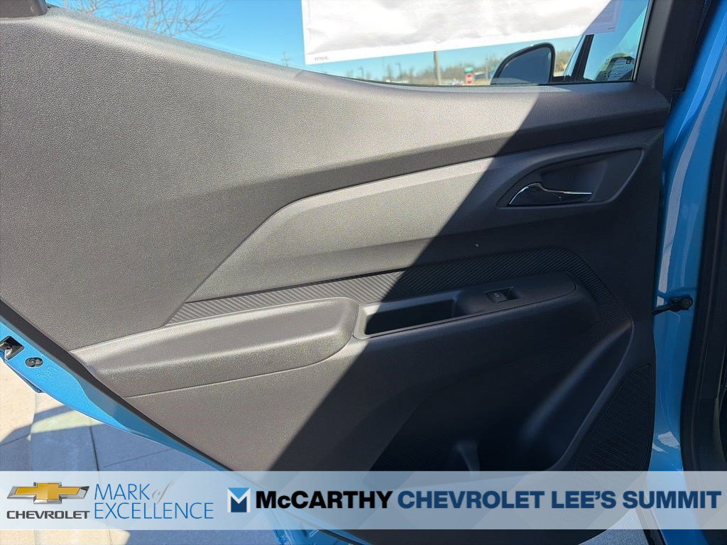 New 2027 Chevrolet Bolt LT w/ Comfort Package FWD image 34