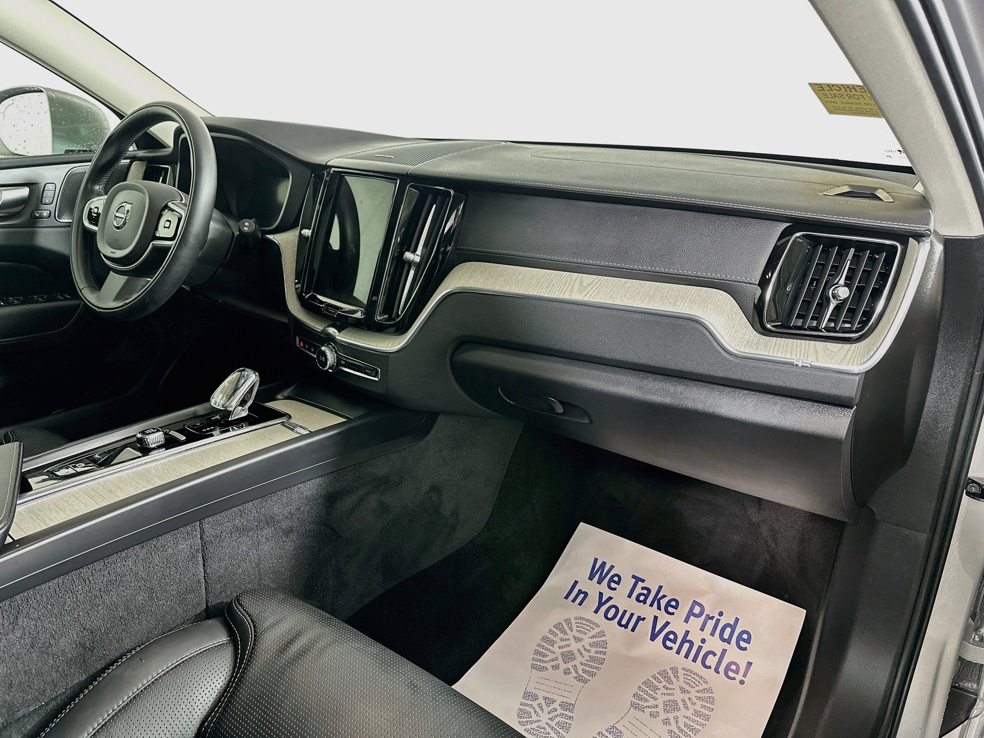 Used 2022 Volvo XC60 T8 Inscription w/ Advanced Package AWD/4WD image 29