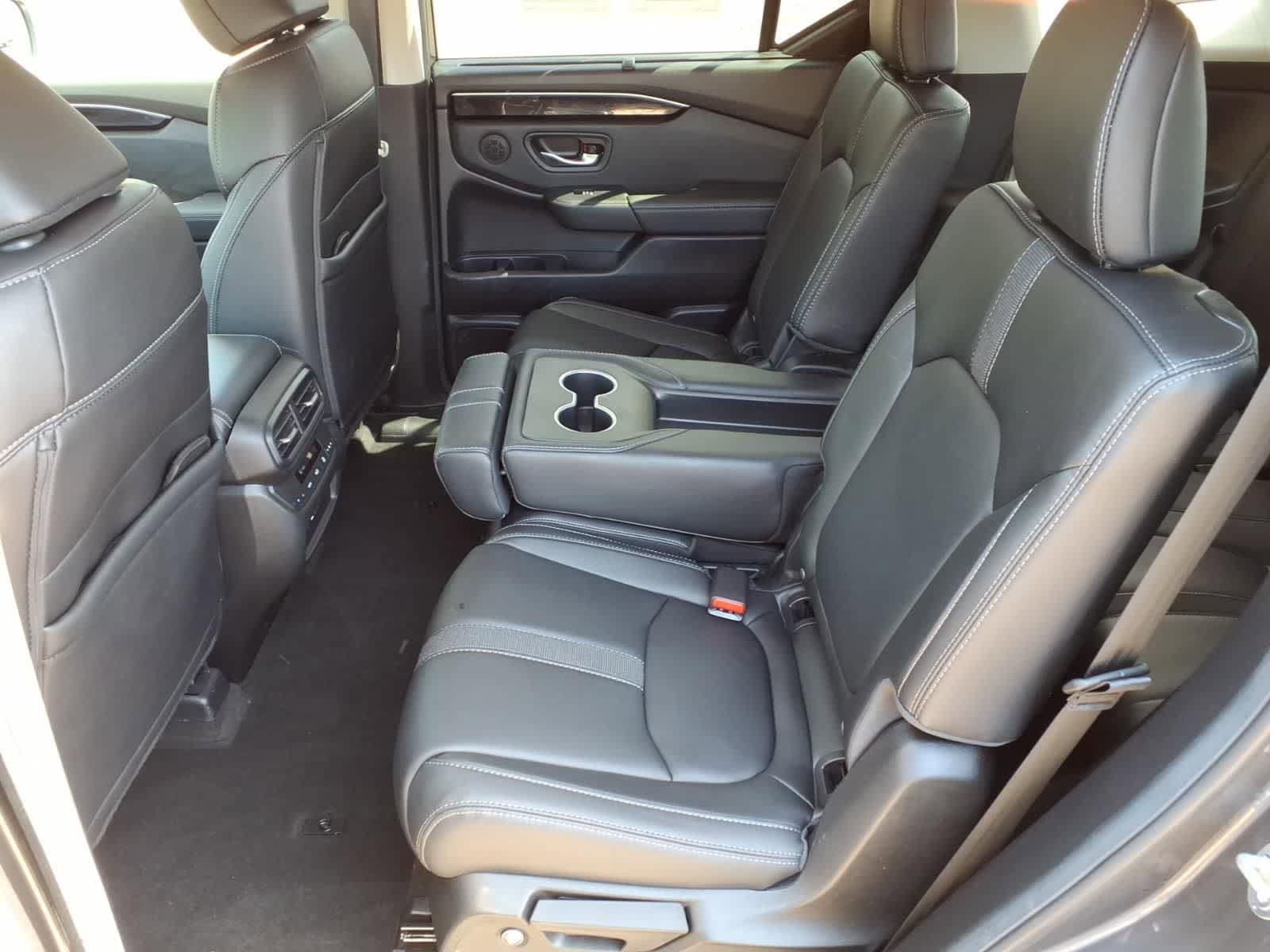 Used 2025 Honda Pilot EX-L image 9
