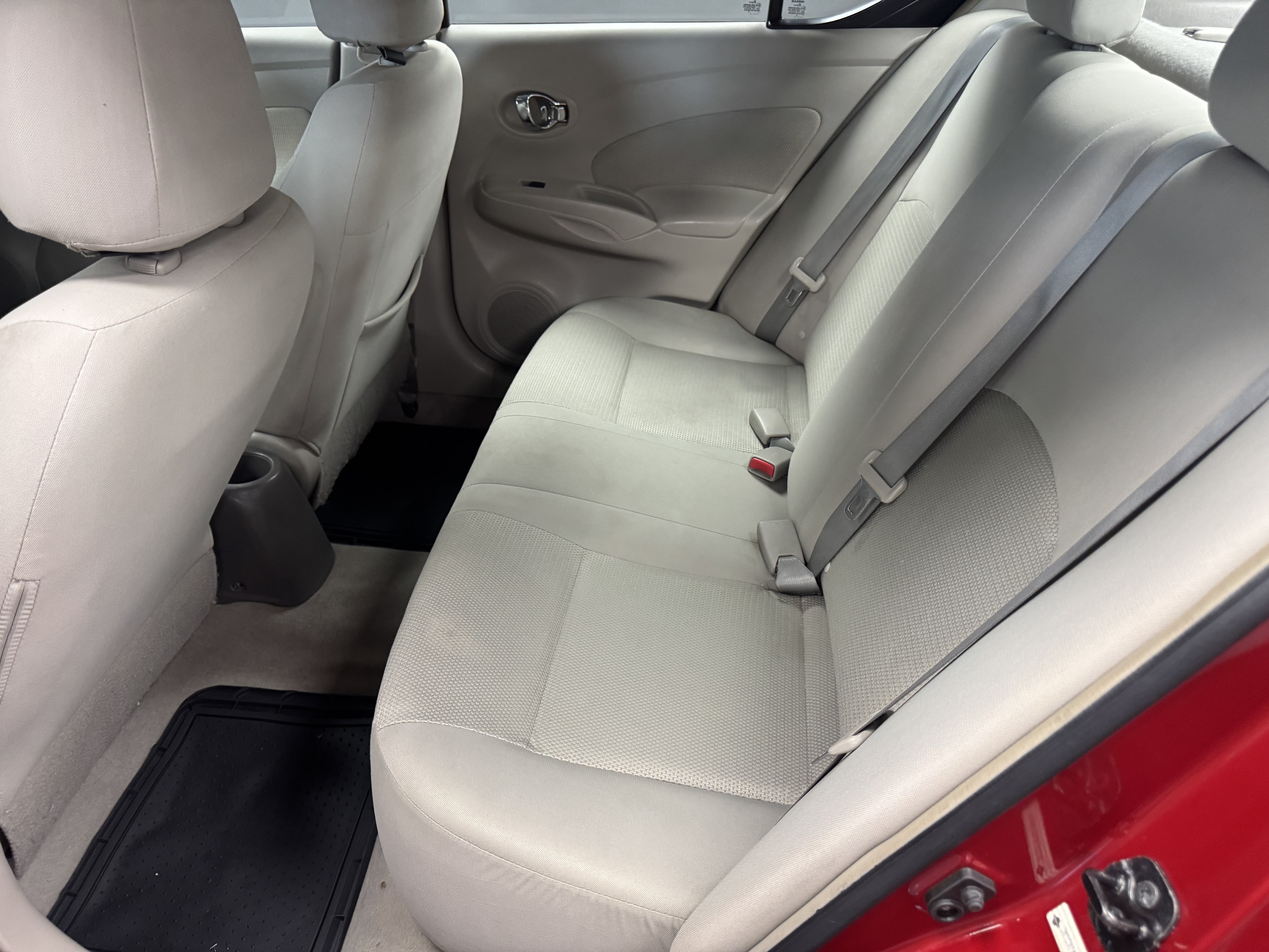 Used 2013 Nissan Versa SV FWD image 12