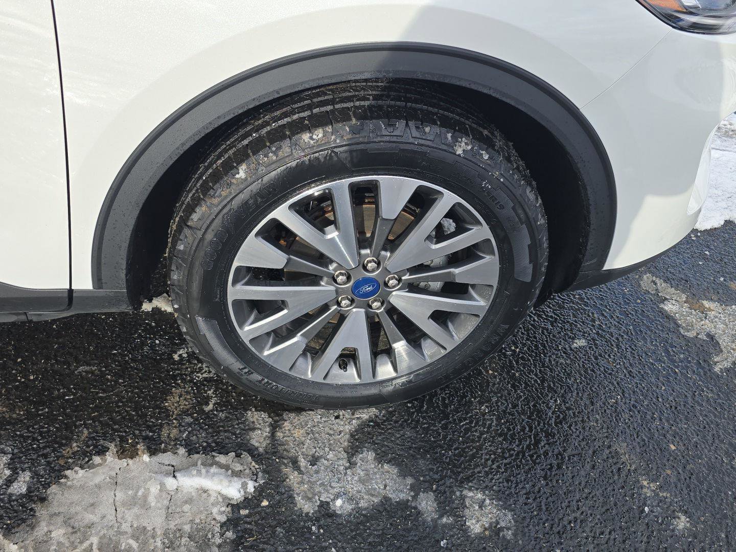 Used 2022 Ford Escape Titanium w/ Class II Trailer Tow Package image 43