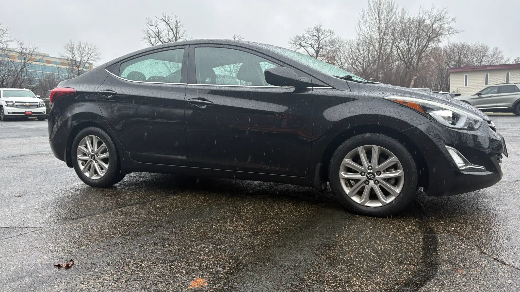Used 2015 Hyundai Elantra SE w/ Option Group 03 FWD image 12