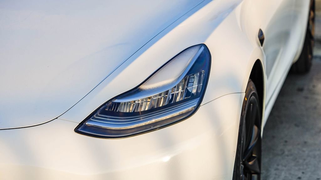 Used 2018 Tesla Model 3 image 4