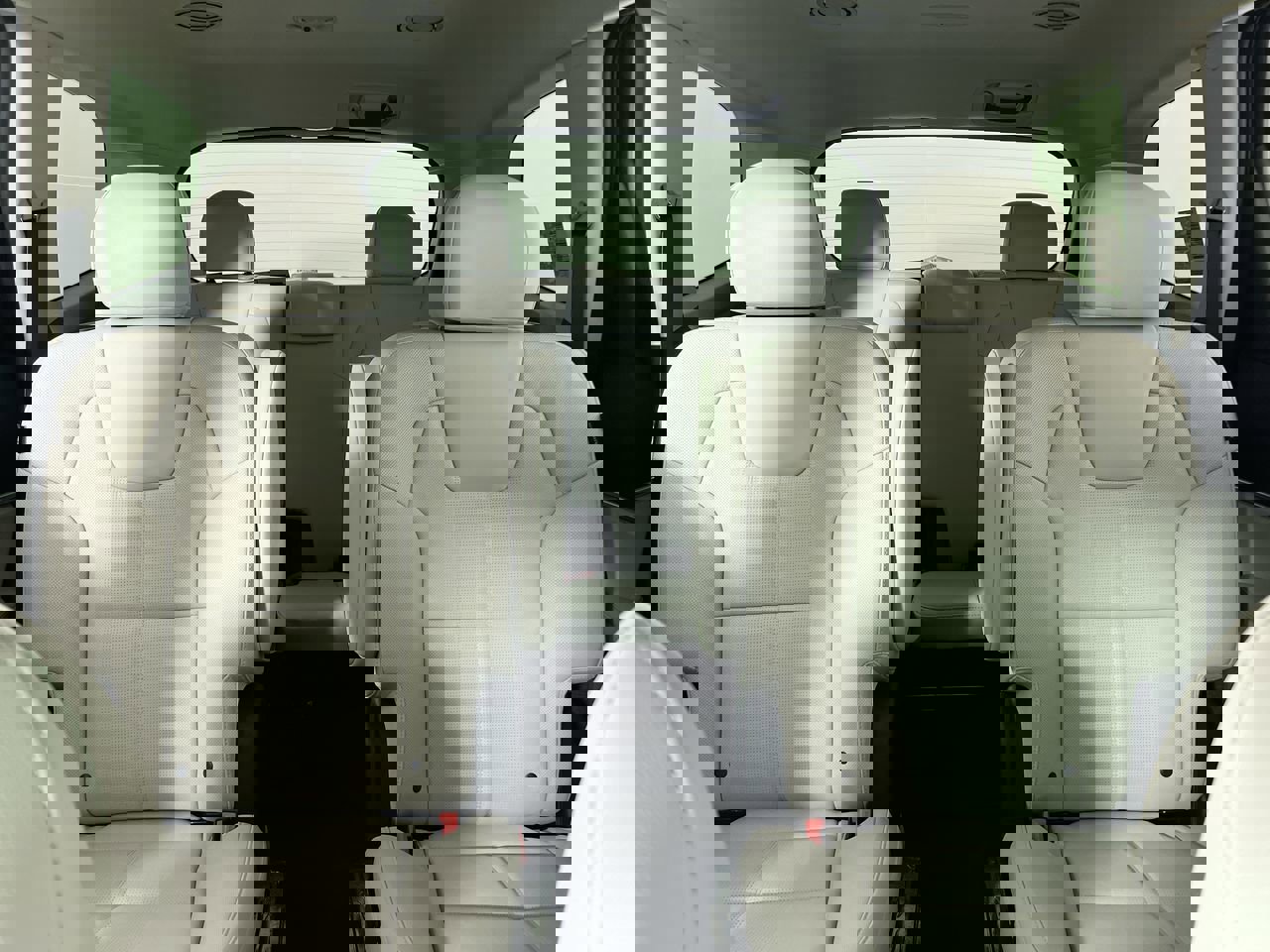 Certified 2024 Kia Telluride EX w/ EX Captain's Chair Package FWD image 31