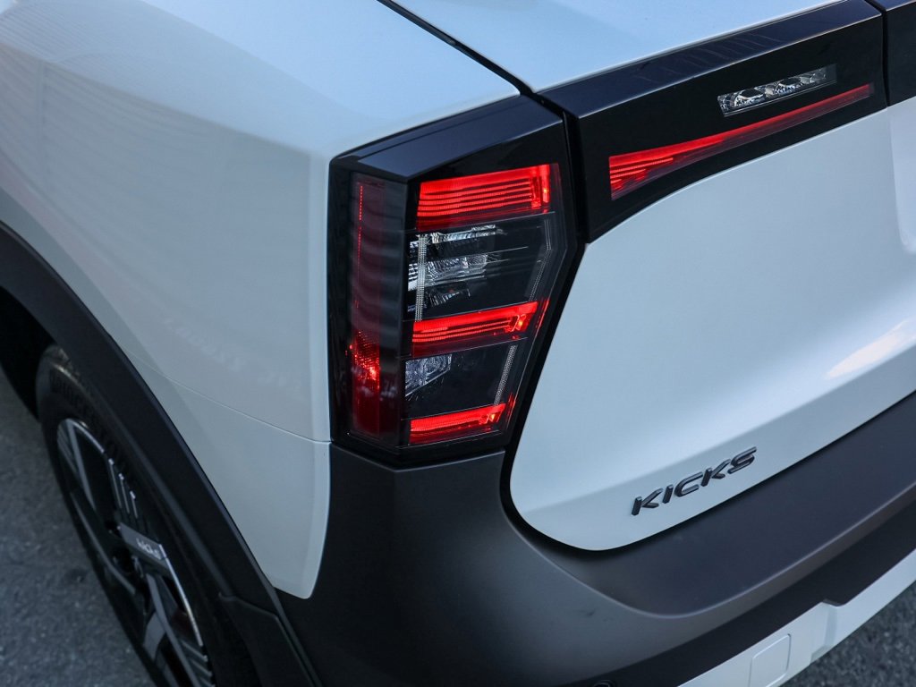 New 2026 Nissan Kicks SV image 7