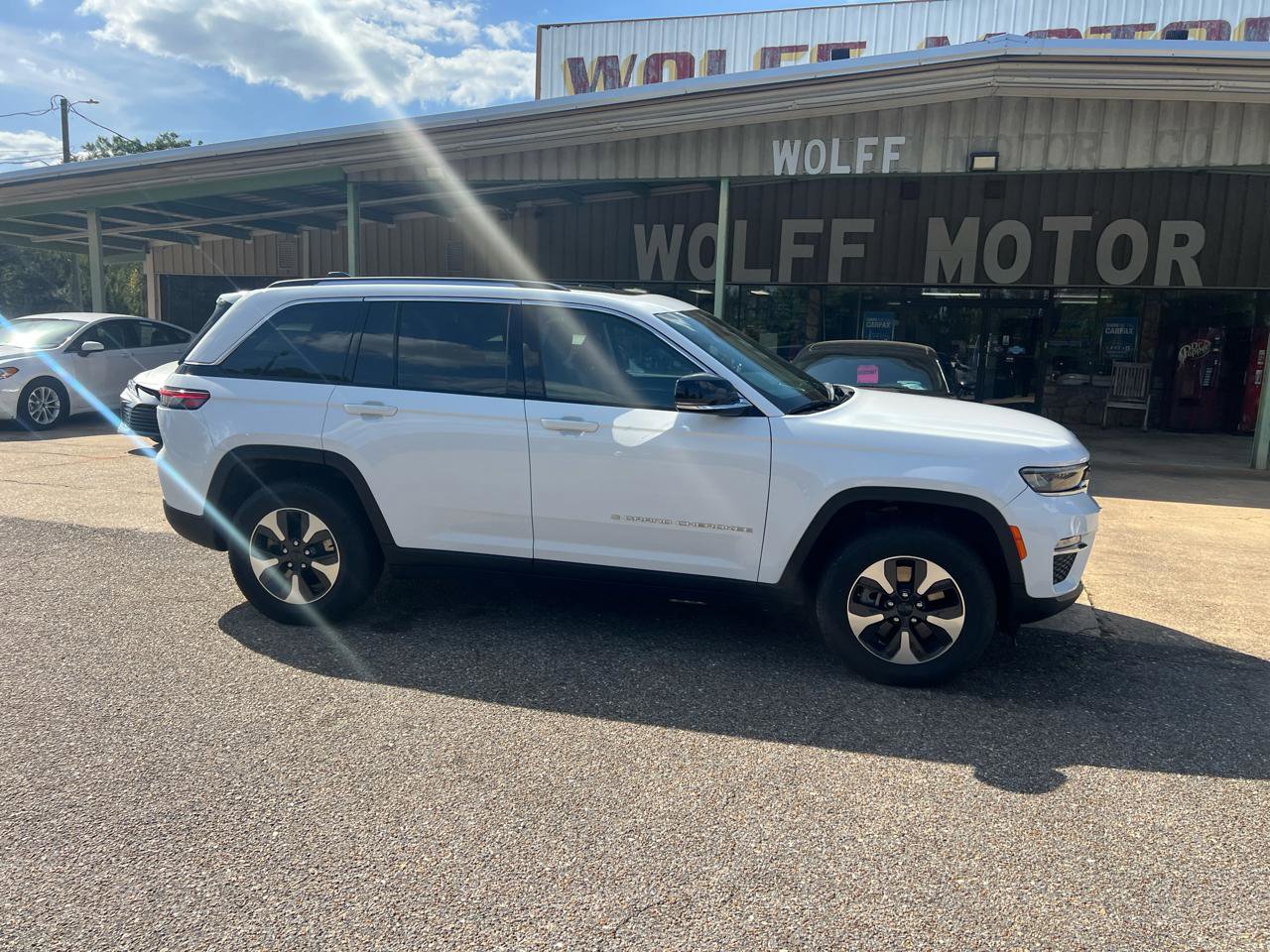 Used 2024 Jeep Grand Cherokee Limited 4xe image 6