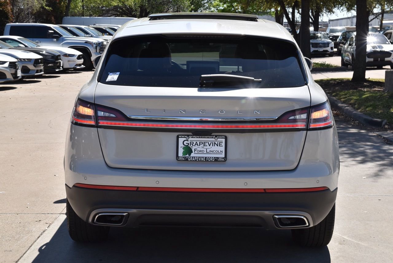 Used 2023 Lincoln Nautilus Reserve image 9