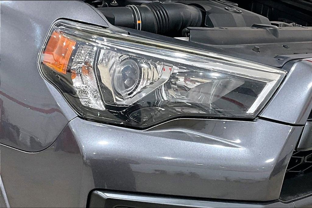Used 2015 Toyota 4Runner Limited AWD/4WD image 28